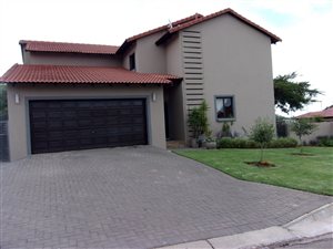 4 Bed House in Leeuwenhof Estate
