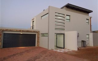2 Bedroom House in Redstone Country Estate