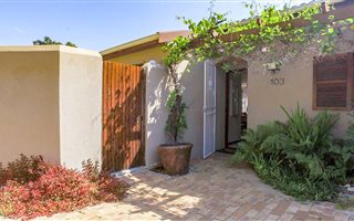 3 Bedroom Townhouse in Helena Heights