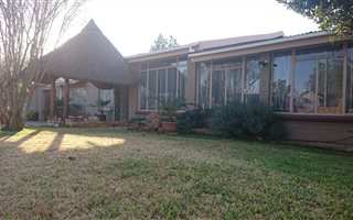 4 Bedroom House in Roosheuwel
