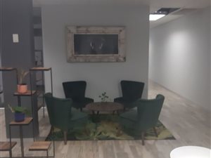 120 m² Office Space in Die Hoewes