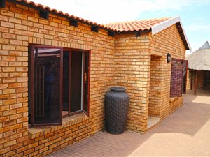 3 Bed House in Krugersdorp Central