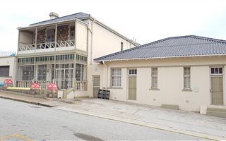 8 Bedroom House in North End