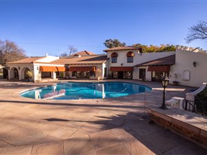 7 Bed House in Beaulieu