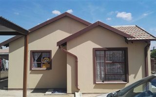 3 Bedroom House in Heidedal