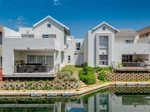 381 m² Land available in The Islands Estate