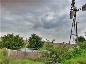 1031 ha Land available in Soutpan