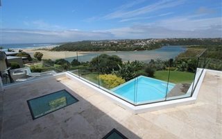 7 Bedroom House in Beacon Bay
