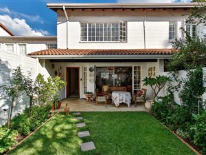 3 Bed Townhouse in Craighall Park