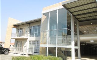 171 m² Commercial space in Carlswald Estate