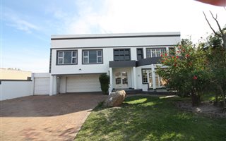 4 Bedroom House in Rouxville