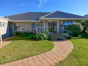 4 Bed House in Nahoon Beach