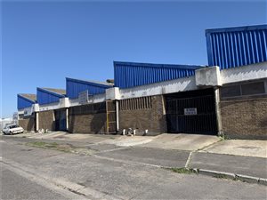 448 m² Industrial space in Philippi