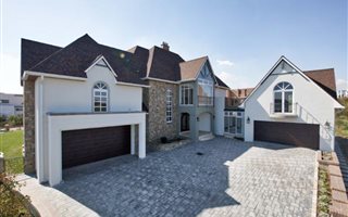 4 Bedroom House in Steyn City