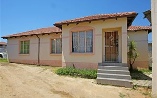 6 Bedroom House in Cosmo City