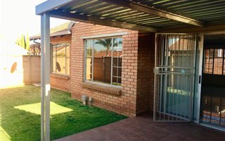 3 Bedroom Cluster in Willow Park Manor