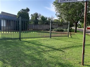 475 m² Land available in Pellissier