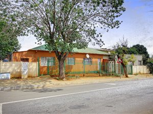 13 Bed House in Westdene