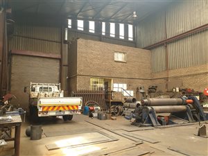 693 m² Industrial space in Sebenza