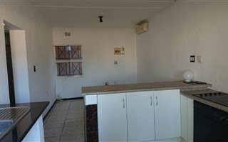 2 Bedroom House in Arboretum
