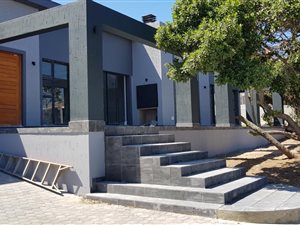 3 Bed House in Klein Brak River