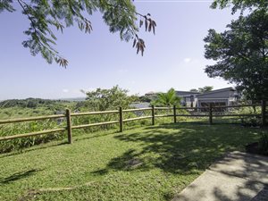 2 Bed Apartment in Palm Lakes Estate