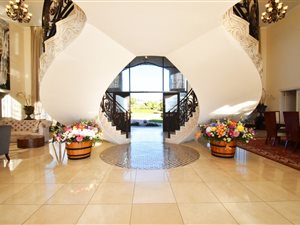 5 Bed House in Waterfall Equestrian Estate