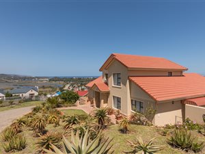 4 Bed House in Great Brak River