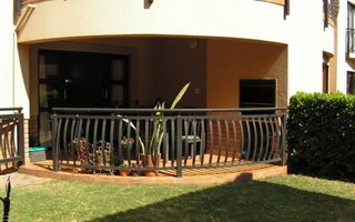 2 Bedroom Townhouse in Ravenswood