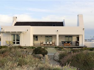 3 Bed House in Jacobsbaai