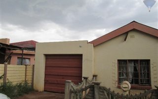 3 Bedroom House in Pienaarsdorp