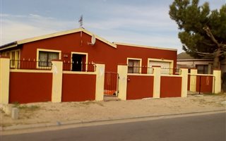 3 Bedroom House in Devon Park