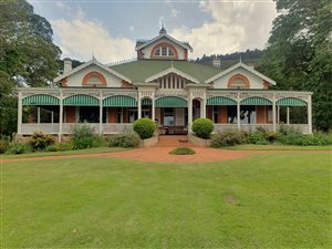 6 Bed House in Blackridge