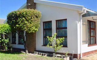 4 Bedroom House in Charlesville