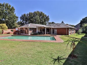 4 Bed House in Waterkloof Ridge
