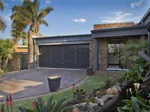 4 Bed House in Alphen Park