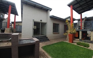 1 Bedroom Apartment in Die Heuwel