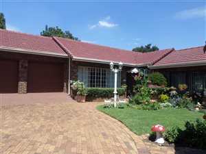 4 Bed House in Isandovale