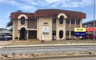 300 m² Office Space in Port Elizabeth Central