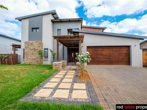 4 Bedroom House in Hazeldean (Silverlakes Surroundings)
