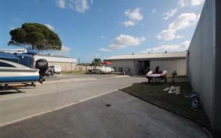 1700 m² Industrial space in East Bank