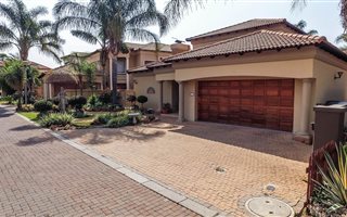 3 Bedroom Cluster in Bartlett