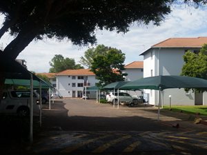 2 Bed Apartment in Groenkloof