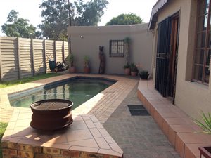 3 Bed House in Pollak Park