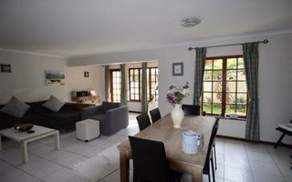 2 Bedroom Townhouse in Bryanston East
