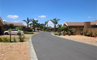 2 Bedroom House in Sonstraal Heights