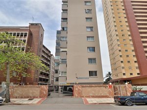 2 Bed Apartment in Amanzimtoti