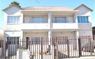 1 Bedroom Apartment in Troyeville