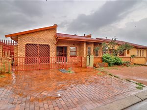 4 Bed House in Lenasia