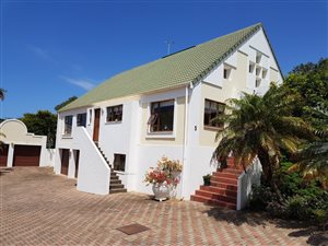 4 Bedroom House in Bonza Bay